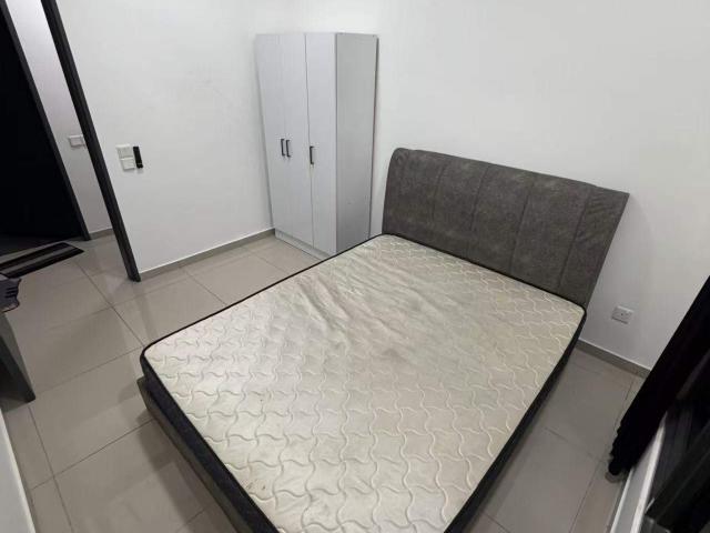Middle room, RM600