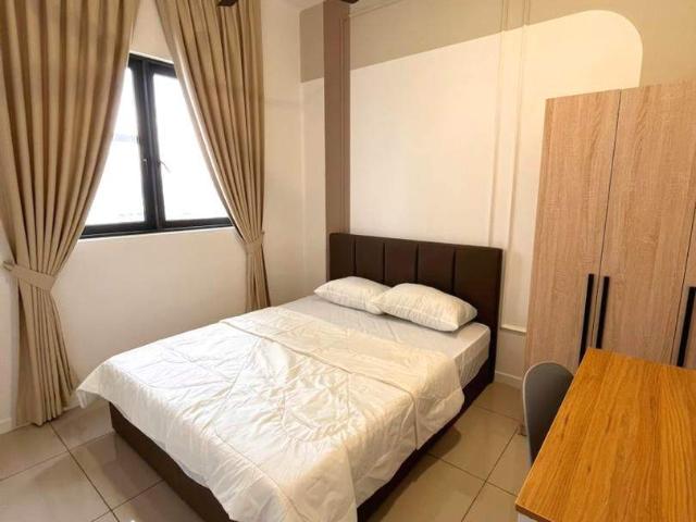 Middle Room | Short Driving Distance to Mont Kiara