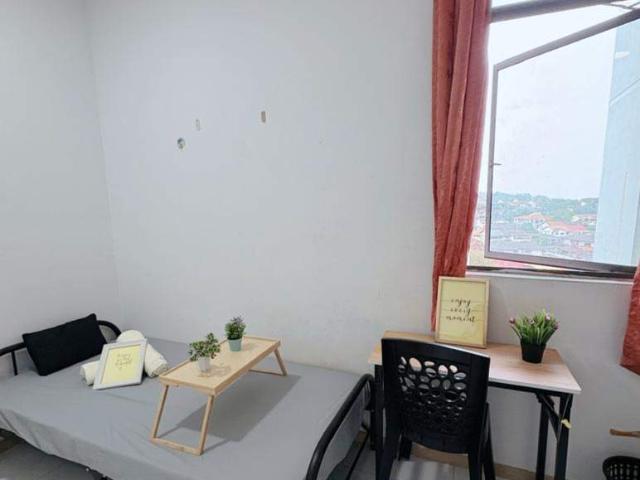 Middle Room, Shared Room