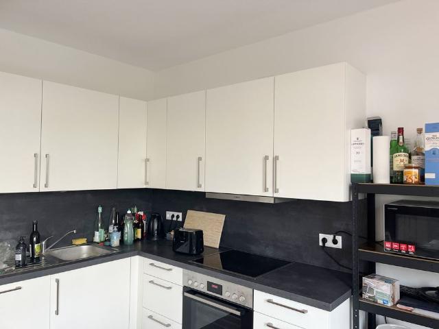 MIETE: Zwei Zimmer, EBK, Terrasse im Heiligkreuzviertel!