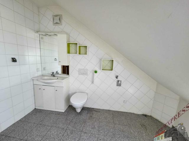 Miete inkl. Heiz u. Warmwasser im Dachgeschoß, nähe Ebreichsdorf u. Eisenstadt !