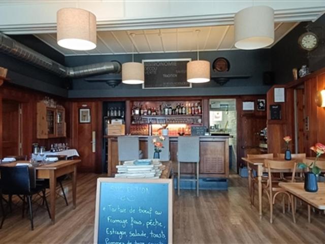 MIETEN ODER VERKAUFEN Café Restaurant Bed & Breakfast in Chermignon d'en Haut in einem typischen Wallis Dorf, zwei Schritte von Crans Montana entfernt
