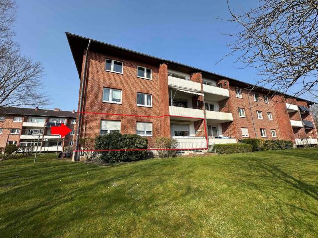 Mietfrei! Gut aufgeteilte 4 Zimmer Erdgeschosswohnung mit südlich ausgerichtetem Balkon