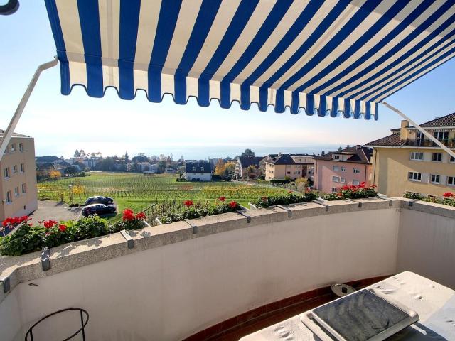 MIETFREIE BEWOHNTE RENTENWOHNUNG MIT HERRLICHEM SEEBLICK