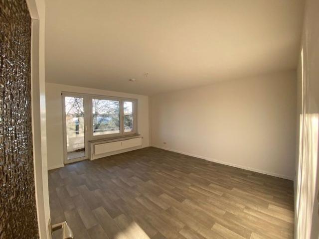 MIETFREIE ZEIT IN BRUNSBÜTTEL Renovierte 2 Zimmer Wohnung + Balkon OTTO STÖBEN GmbH