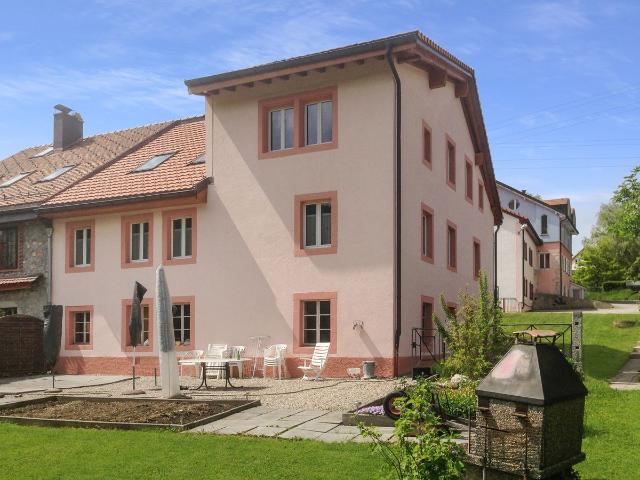 Miethaus mit 2 Wohnungen in der Nähe von Annehmlichkeiten und ruhig
