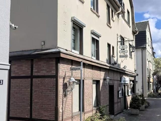 Mietshaus mit Gewerbe alte Gaststätte in Menden zu verkaufen