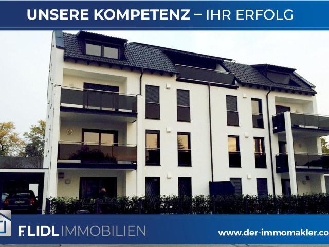 Mietwohnung 3 Zimmer Wohnung in 7 Fam. Haus /Mehrfamilienhaus EG mit Terrasse