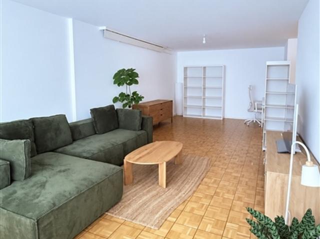 Mietvertragsübernahme 1. August 2026 – 6 Zimmer Wohnung im 2. Stock