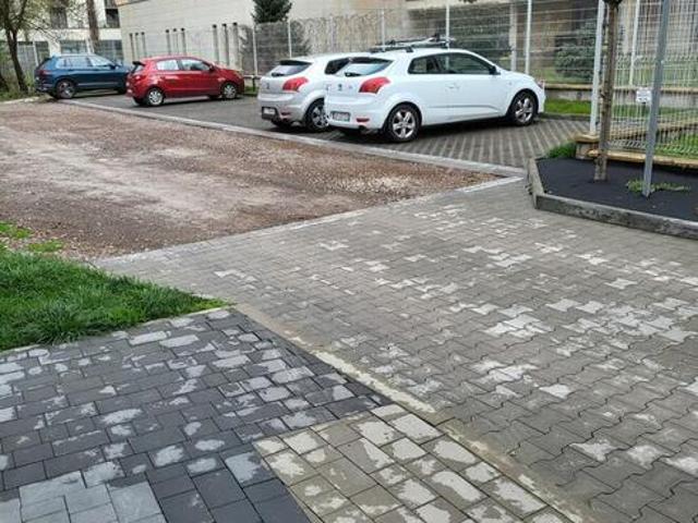 miejsce parkingowe