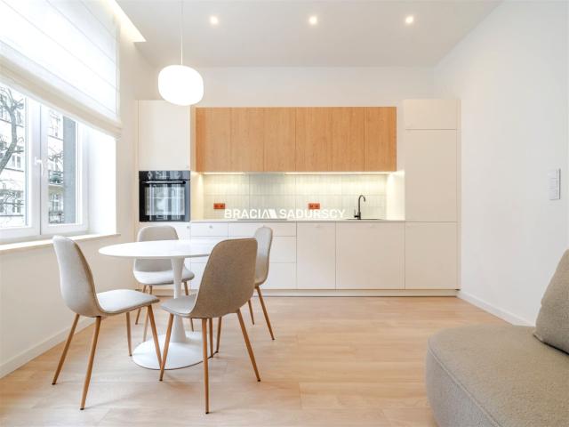 Mieszkanie m2 z aneksem kuchennym 43 m² na wynajem ul. Syrokomli, Kraków, Salwator