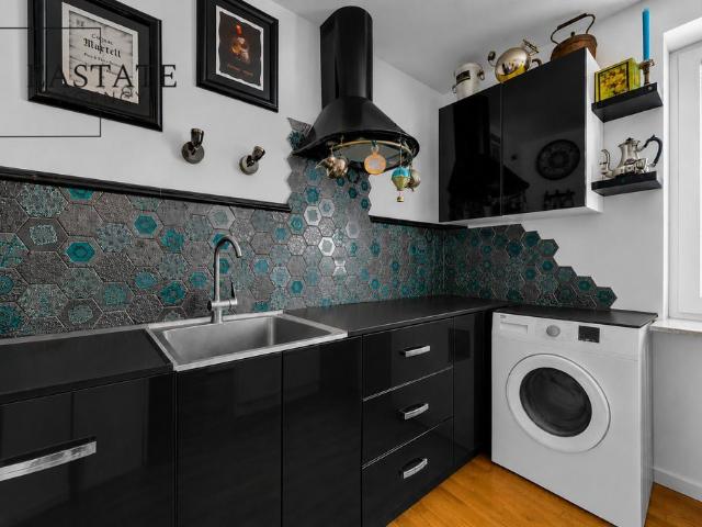 Mieszkanie na sprzedaż 3 pokoje Góra Kalwaria, 47,80 m2, 1 piętro