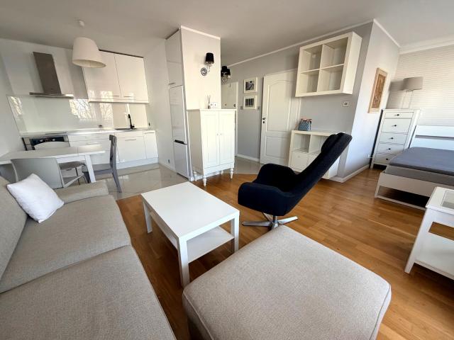 Mieszkanie kawalerka z aneksem kuchennym 35 m² na wynajem Wrocław, Krzyki