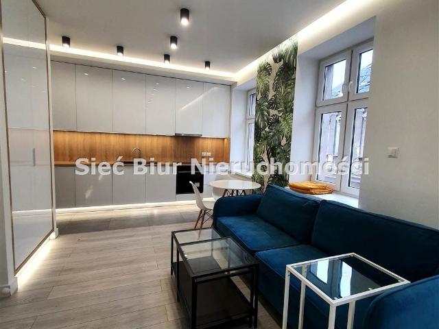 Mieszkanie kawalerka z kuchnią z oknem 30 m² na wynajem Bielsko Biała, Centrum