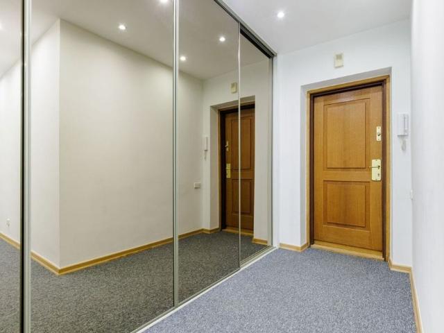 Mieszkanie przy Ogrodzie Saskim lokal/biuro 85 m²