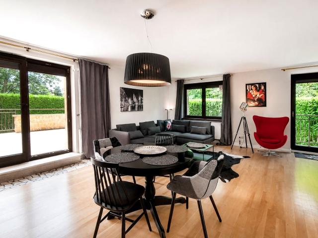 Mieszkanie w apartamentowcu 95 m² nad rzeką na wynajem Kraków, Salwator