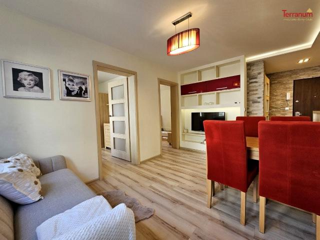 Mieszkanie w bloku mieszkalnym 47 m² nad rzeką na wynajem Warszawa, Śródmieście