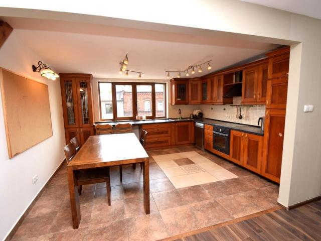 Mieszkanie w bloku mieszkalnym 90 m² przy lesie na wynajem Katowice, Brynów