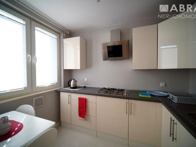 Mieszkanie 28 m² z kuchnią z oknem na wynajem ul. Rejtana, Warszawa
