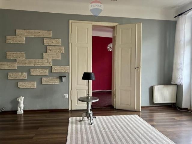 Mieszkanie 2 pokojowe,wysokie sufity, piwnica 12m2
