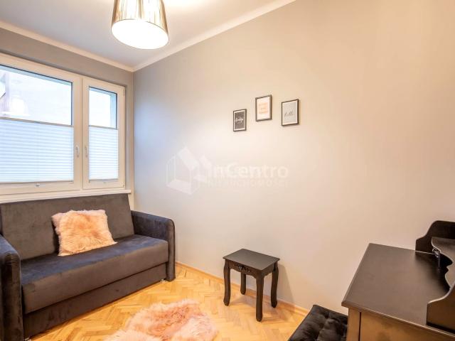Mieszkanie 35 m² z oddzielną kuchnią na wynajem al. Kopernika, Nowy Targ