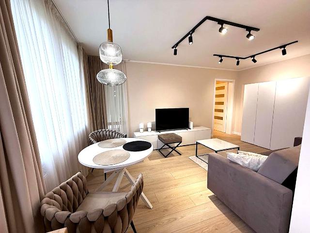 Mieszkanie 40 m² z kuchnią z oknem na wynajem ul. Kasztelańska, Wrocław, Zakrzów