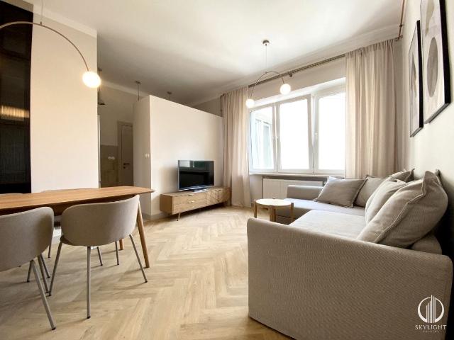 Mieszkanie 50 m² z kuchnią z oknem na wynajem Warszawa, Krucza