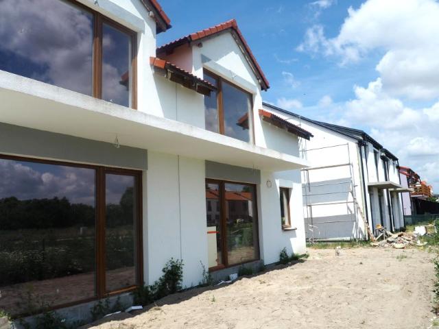 Mieszkanie 76 m², Dachowa