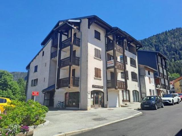 MIJOUX: Studio avec balcon au cœur du village