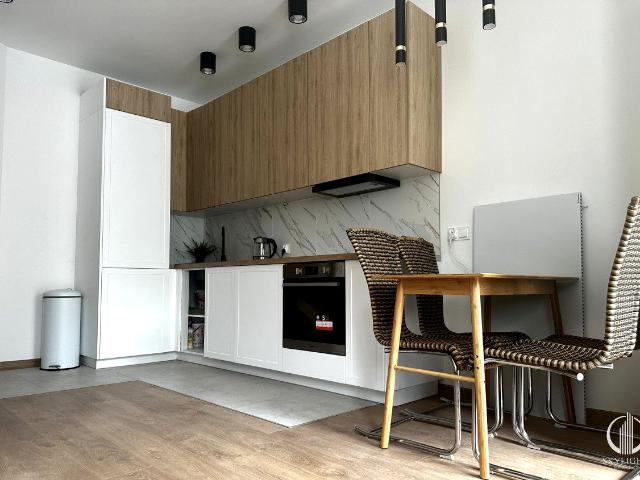 Mikrokawalerka 22,70 m² z aneksem kuchennym na wynajem Łódź, Górna