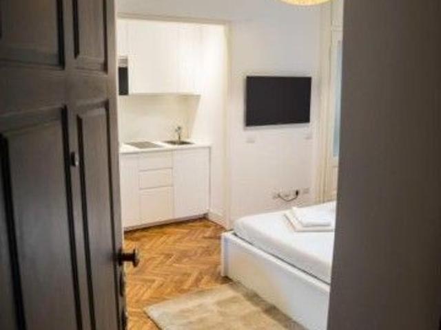 milan, Lombardy 20121