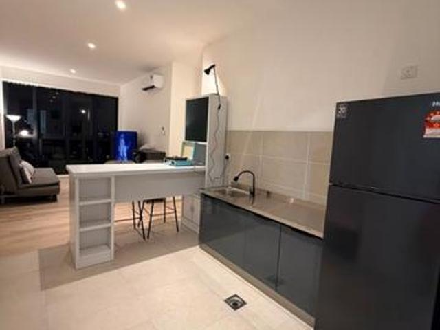 Milano 8 tower 3 Level 10 city view 3 bedrooms 2 bathroom 725 sq