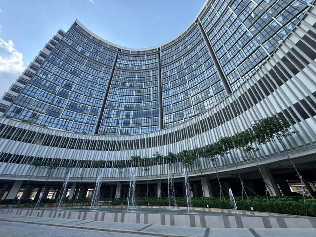 Milano 8 Condominium Tower 1 For Rent