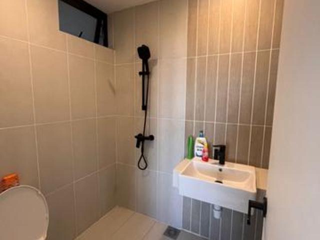 Milano 8 near Swimburne vivacity for rent