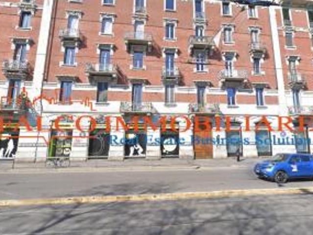 MILANO, CORSO XXII MARZO 33 AFFITTASI NEGOZIO 6 LUCI