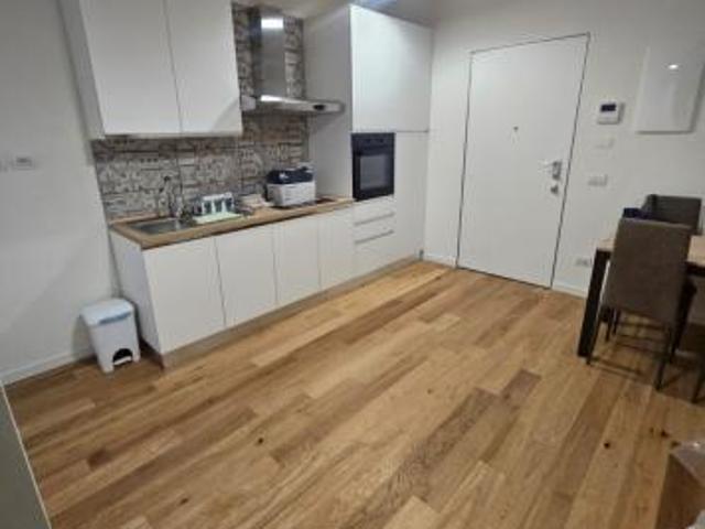 Milano ottimo bilocale mq 52 Via Melozo da Forli 11 ristrutturato Euro 1050 più 80 di spese info@lecaitaliane.it. info tel 3384983769 33374