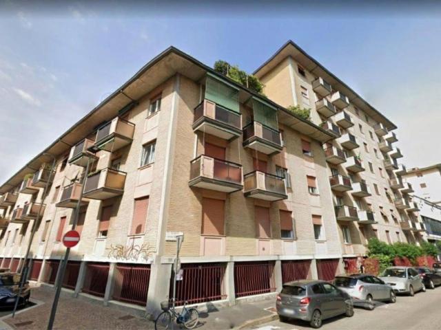 Milano MM1 Precotto AFFITTASI appartamento bilocale con box