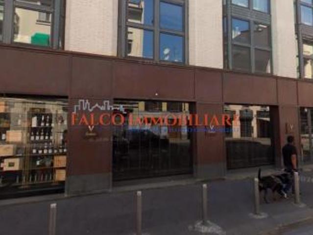 MILANO, SEMPIONE / VIA CANONICA AFFITTASI PRESTIGIOSO NEGOZIO 4 LUCI