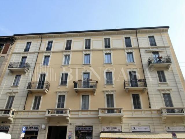 Milano – Via Fiamma | Ultimo piano luminosissimo in stabile d’epoca