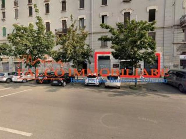 MILANO, VIA GIULIO ROMANO 19 AFFITTASI NEGOZIO 3 VETRINE 220 MQ ca