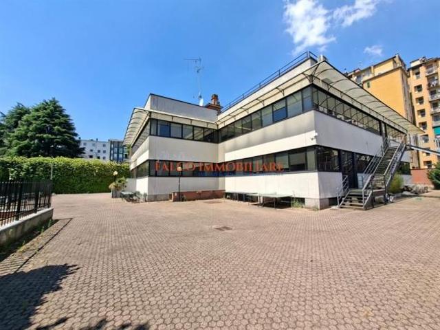 MILANO VIA SAVONA SOLARI UFFICIO/LABORATORIO 1.500 MQ CON 30 POSTI AUTO