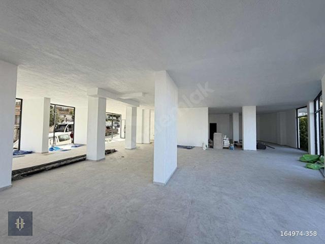 Milas Çarşı Merkezde Geniş Vitrinli Kiralık dükkan Harmaya