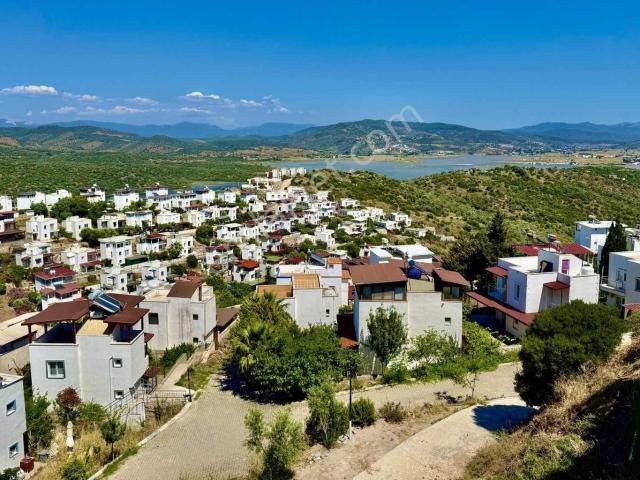 Milas Bodrum Boğaziçi Gümüşkum Göl Manzara Bahçeli Satılık Villa