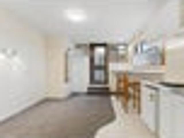 Milford, 1 bedroom, $395 pw