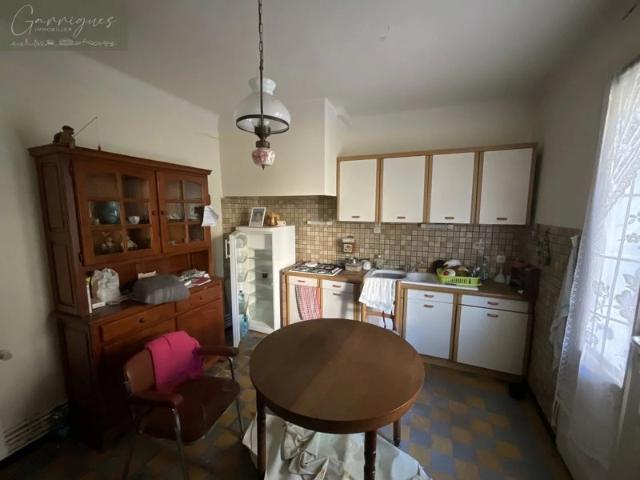Milhaud, maison de village à rénover