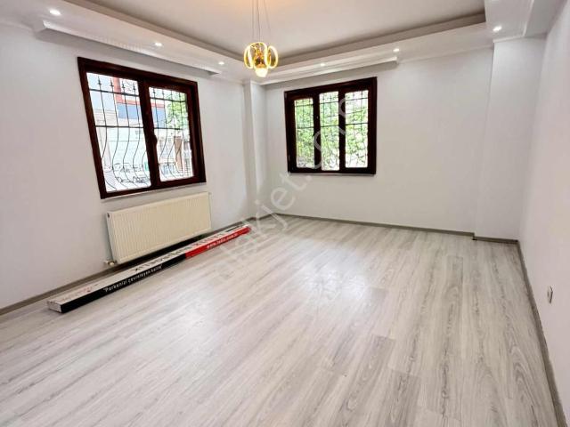 Millet Bahçesi Konumlu Lüks Giriş