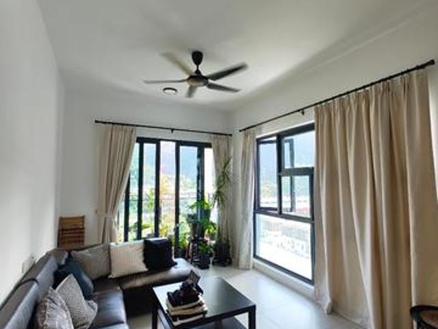 MIRA RESIDENCE FOR SALE Freehold Hillview Cozy Comfortable Livi