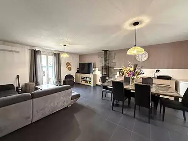 Mirabel et Blacons 26400 Achat / Vente maison 5 pièces t5 au dernier étage