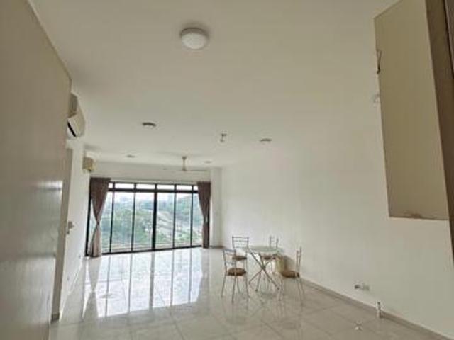 Mirage by the lake Cyberjaya partly furnished balcony murah