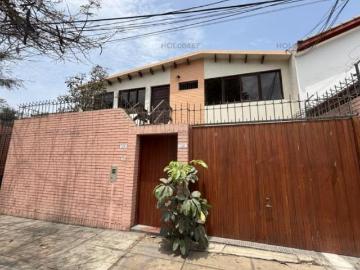 MIRAFLORES URB. Von Humboldt casa en venta super bien ubicada